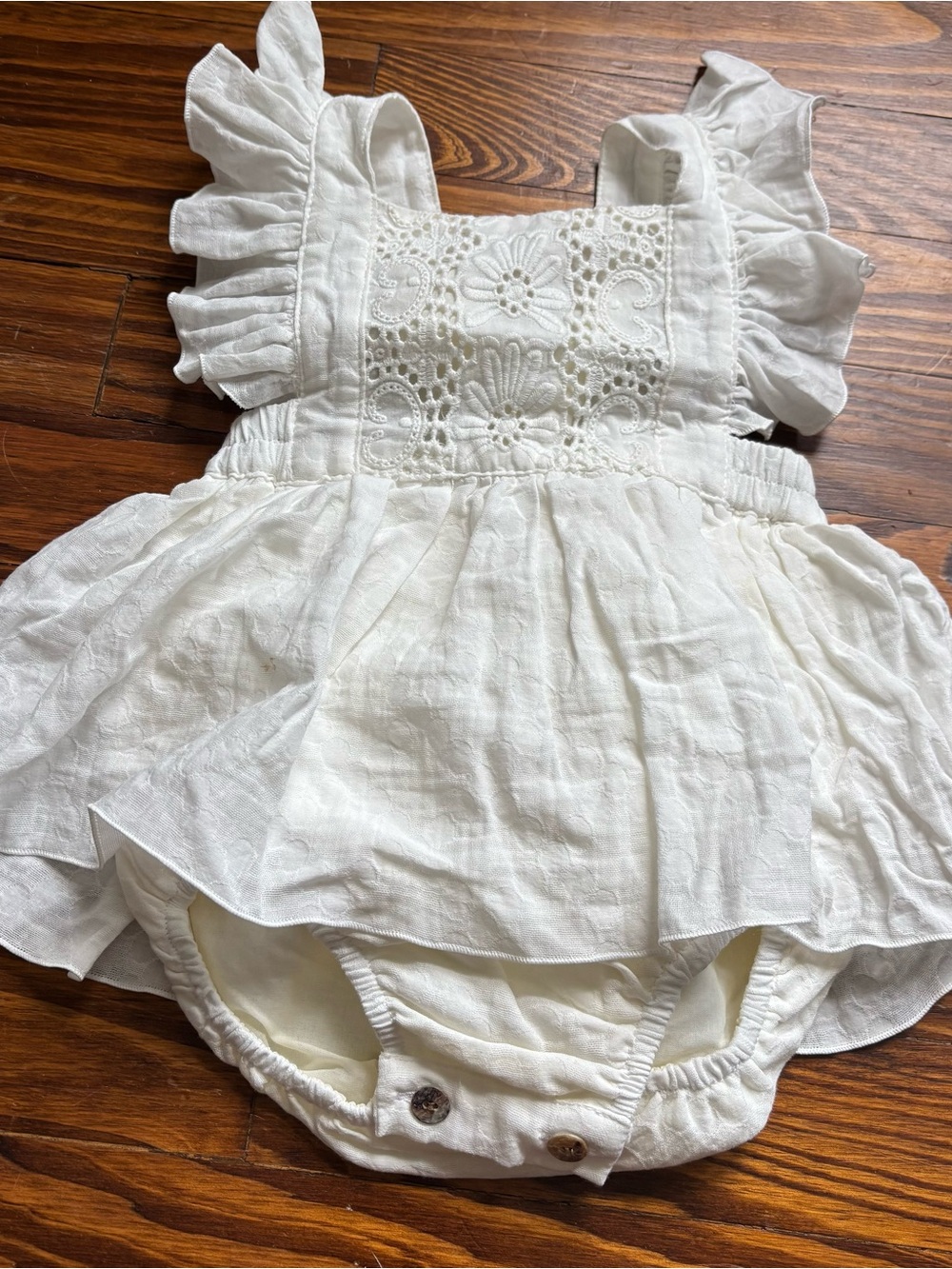 Popelin White Eyelet Ruffle Romper NWT